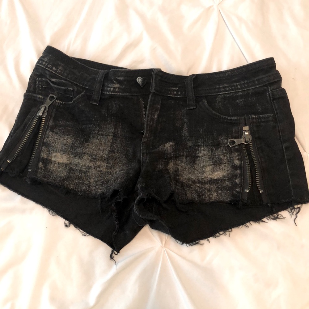 Black short shorts. Vera Wang princess